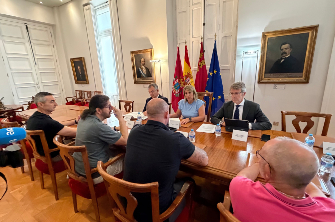 Imagen de la reuni&oacute;n de la Mesa Laboral de seguimiento de Sabic (CARM).