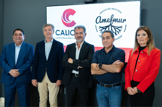 Equipo directivo de Grupo Caliche y directivos de Amefmur