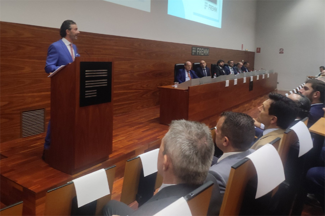 Alfonso Hernández Zapata, ante los asistentes a la asamblea general de Fremm