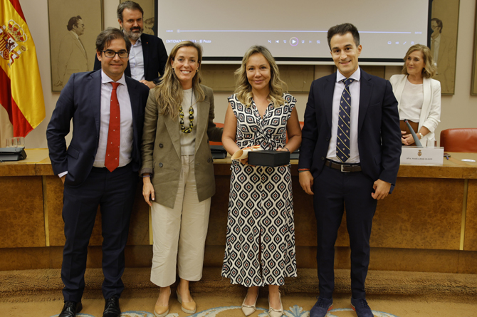 Responsables de El Pozo y de la campaña recibieron su galardón en el Congreso de los Diputados