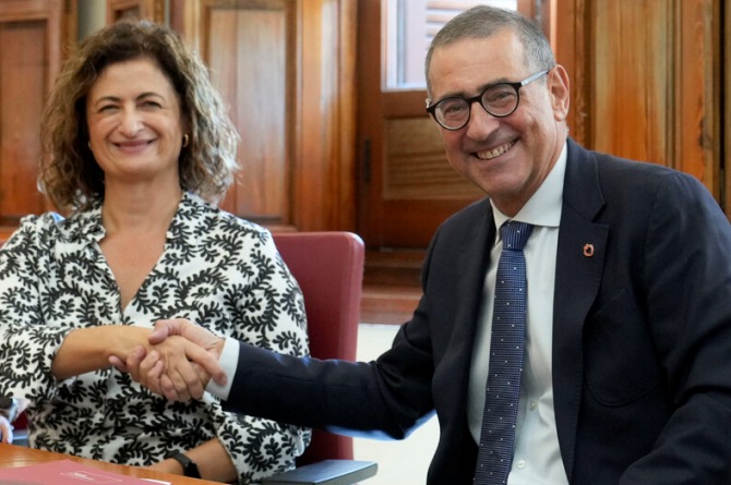 María Dolores Pagán, directora territorial de Cajamar en Murcia y José Luján, rector de la UMU
