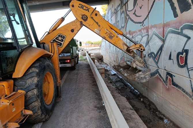 Desbroces y limpieza de drenajes de las carreteras ante posibles episodios de lluvia