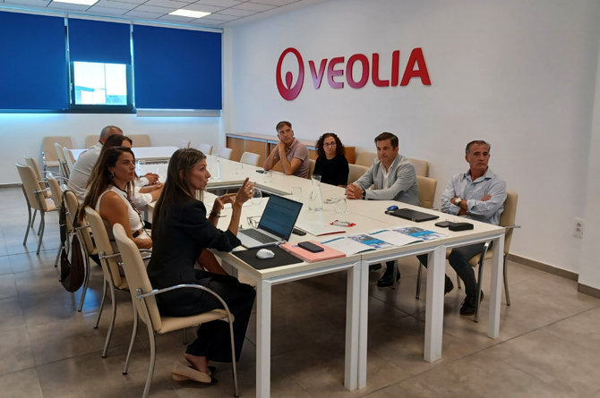 Un momento de la presentaci&oacute;n de los t&eacute;rminos del acuerdo en las instalaciones de Veolia en Cartagena