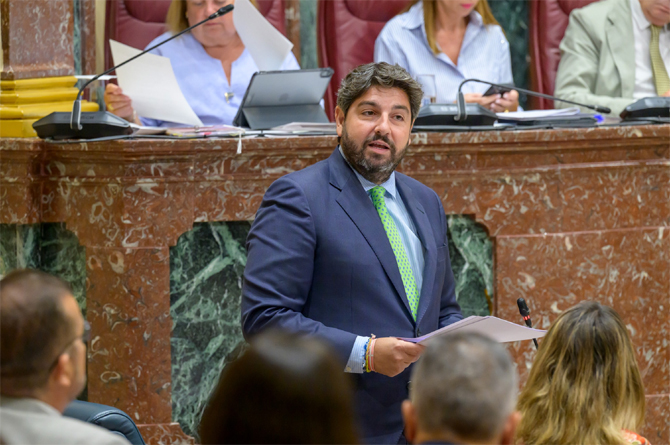 Fernando L&oacute;pez Miras, hoy, en la Asamblea Regional