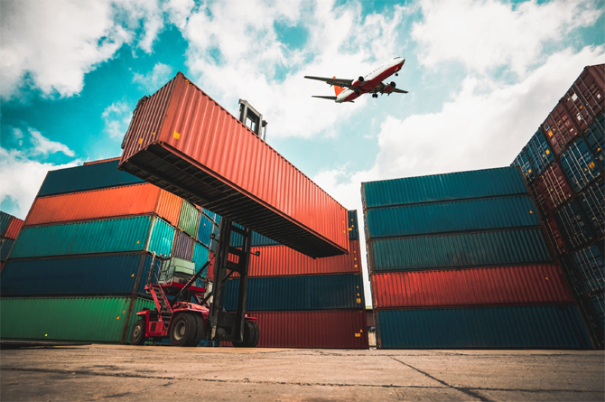 Las exportaciones espa&ntilde;oles se contrajeron el a&ntilde;o pasado cerca de un 1%