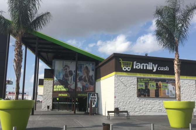 Hipermercado Family Cash en Molina de Segura