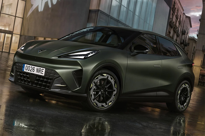 Ginés Huertas Cervantes presenta en Murcia el nuevo Cupra Raval, 100% eléctrico