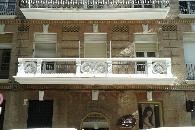 Fachada del edificio Nueve pisos/Imagen: Bertobarc90