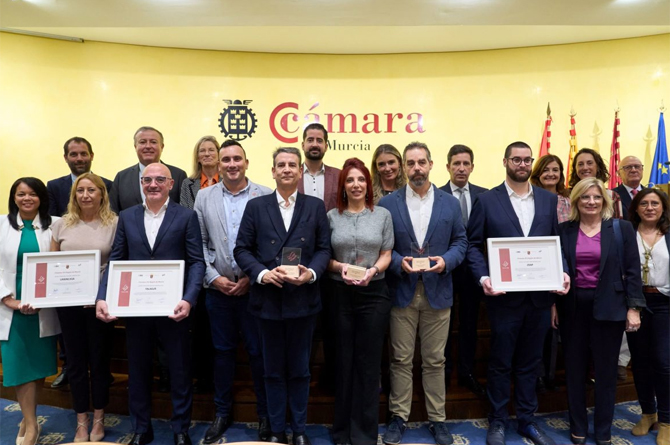 Foto de familia de los galardonados