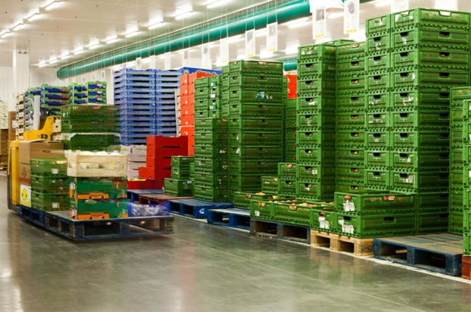 Imagen de archivo de un almacén de fruta