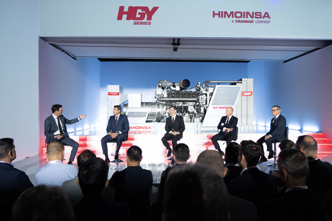 Momento de la presentación de la nueva serie de generadores de Himoinsa