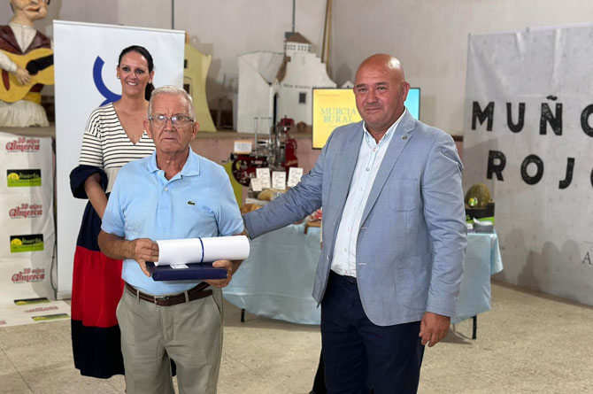 Ramón Pagán, vecino homenajeado por destacar la importancia del producto local
