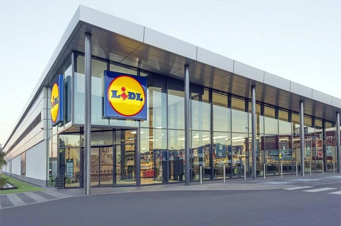 El establecimiento de Lidl de Águilas busca al menos un cajero/reponedor