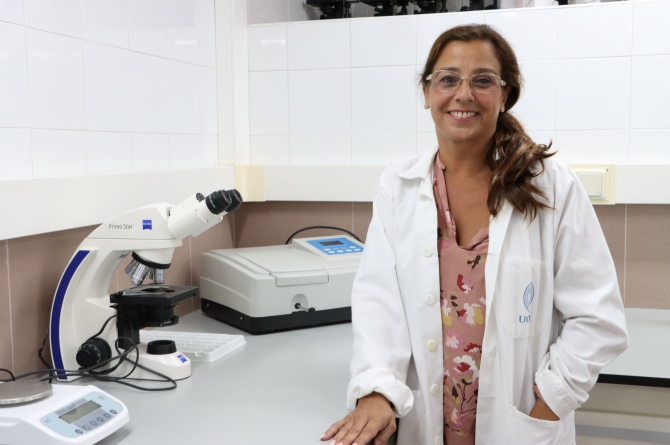 La investigadora de la UCAM Nuria Vela de Oro, quien forma parte del proyecto