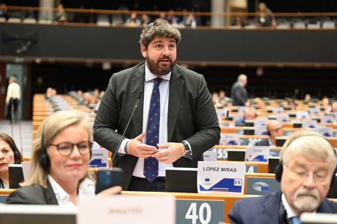 Fernando López Miras, en el Comité Europeo de las Regiones, en Bruselas
