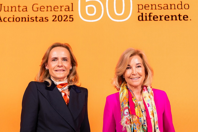 Gloria Ortiz, consejera delegada, y María Dolores Dancausa, presidenta de Bankinter en una imagen de archivo