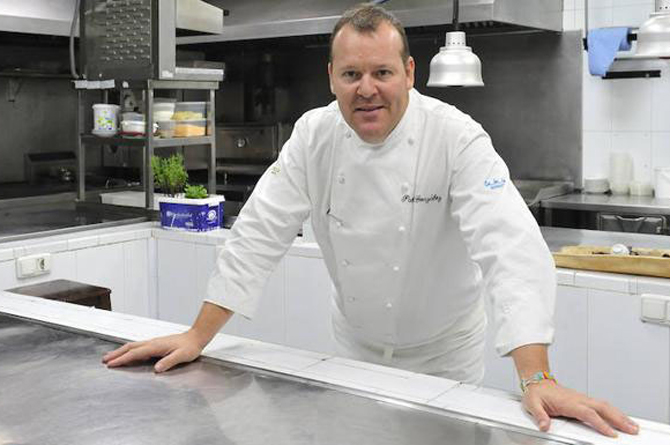 El cocinero Pablo González-Conejero en su cocina