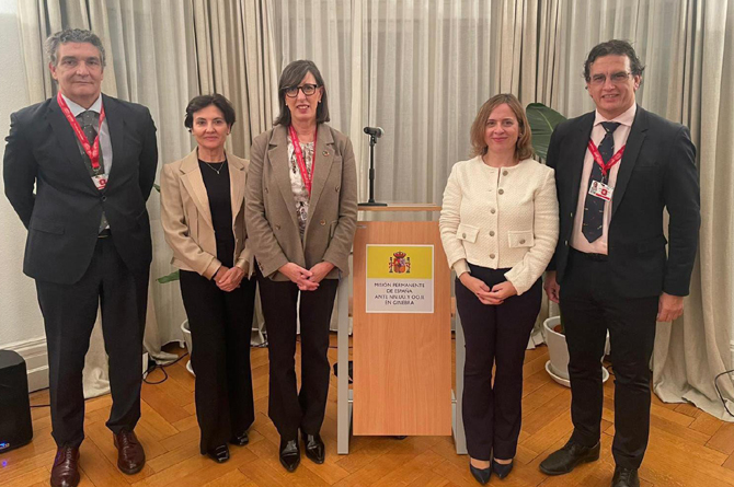 José María Gómez Fuster, primero por la derecha, junto a otros participantes en la Conferencia