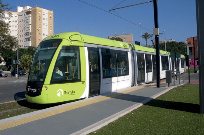 El tranvía a El Carmen, más cerca