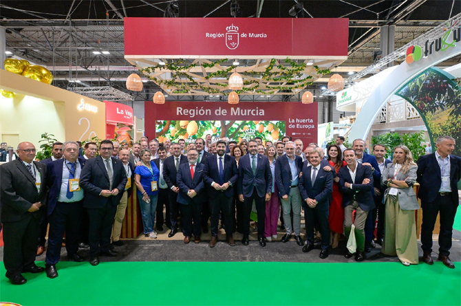 Imagen de parte de la delegaci&oacute;n murciana en Fruit Attraction