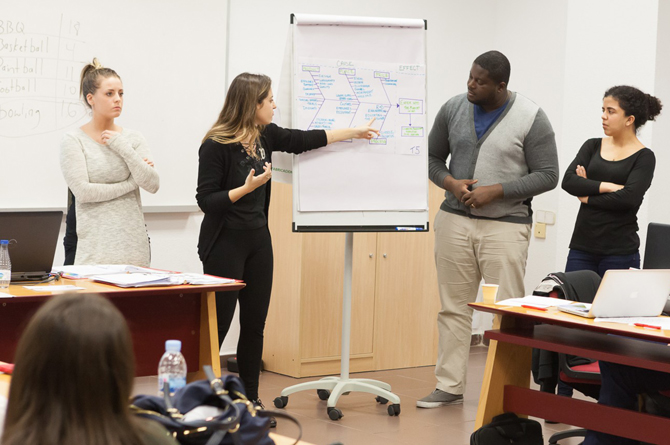 Una clase presencial en ENAE