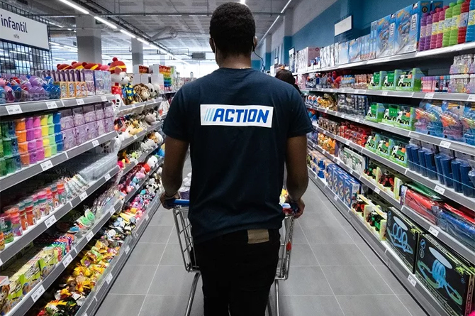 Interior de una tienda Action