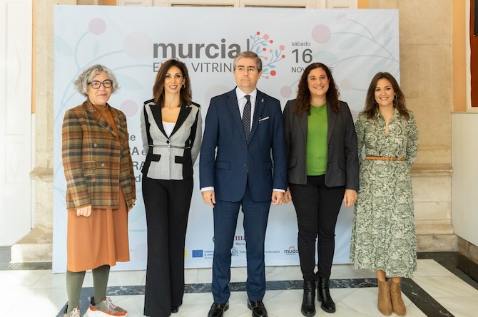 Acto de presentación de Murcia en la vitrina