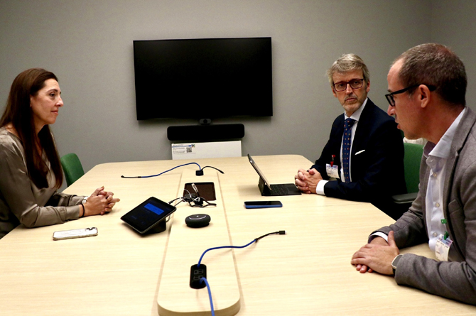 Luis Alberto Marín, y el director general de Transformación Digital, Javier Martínez, durante su reunión con la directora Mundial de Estrategia de Investigación en IA de Google, Pilar Manchón