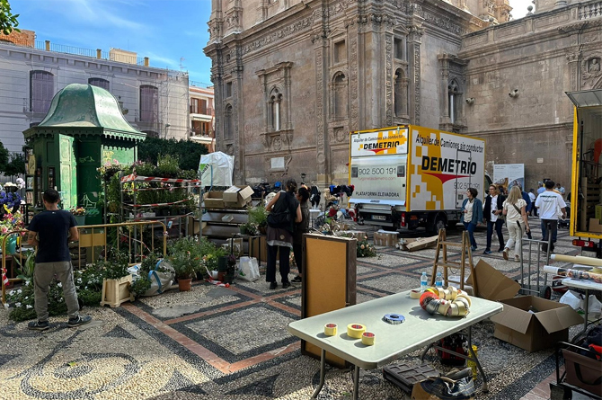 Rodaje de un largometraje en la plaza de la Cruz, en Murcia