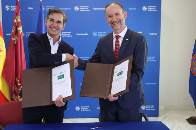 Enrique Fernández-Delgado, director general de Urdecón, y Mathieu Kessler, rector de la UPCT