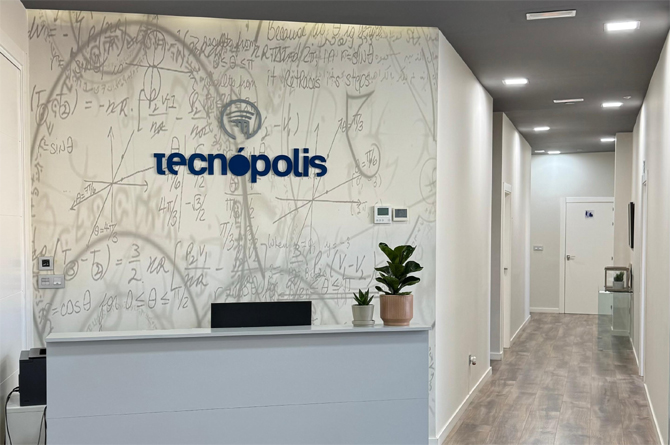 Recepción de la sede central de Tecnópolis en el Paseo Misionero Luis Fontes Servet, en Murcia