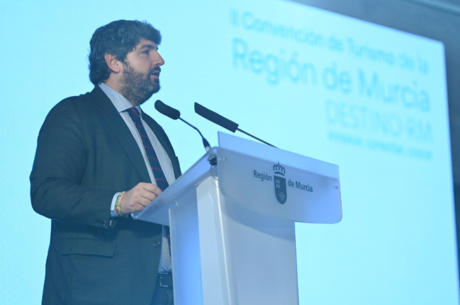 López Miras en la inauguración de la II Convención de Turismo