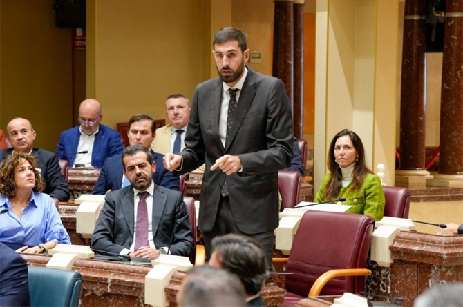 Jóse Ángel Antelo, líder regional de Vox, en una sesión parlamentaria