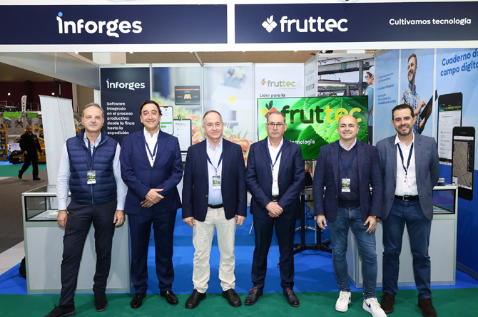 Representantes de Inforges en la feria Hortifruit 2025