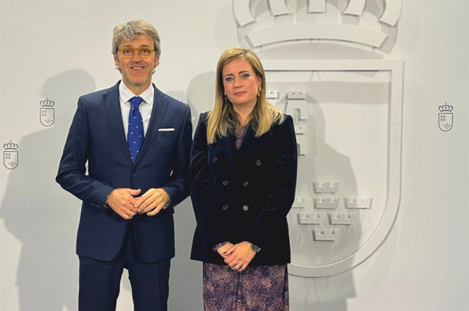Luis Alberto Marín, consejero de Hacienda, y Ana López, directora del Instituto de Crédito y Finanzas