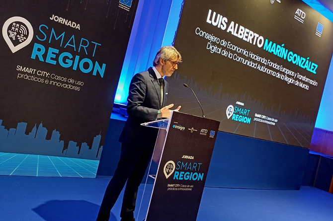 El consejero Luis Alberto Mar&iacute;n durante la inauguraci&oacute;n de la jornada 'Smart City: casos de uso pr&aacute;cticos e innovadores'