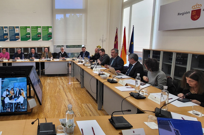 Un momento de la reuni&oacute;n hoy del Consejo Asesor de Industria