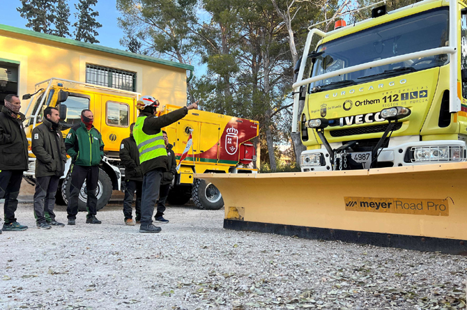 Integrantes de la Unidad de Defensa Contra Incendios Forestales (UDIF) durante una de las sesiones