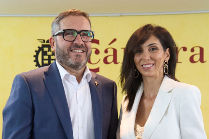 Miguel L&oacute;pez Abad y su sucesora, Miryam Fuertes