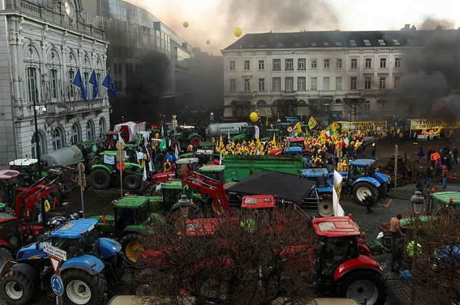 Manifestaci&oacute;n de agricultores en Bruselas en febrero de 2024
