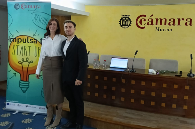 Saray Mañas y Alberto Martínez Ramos, los ganadores del programa Impulsa Start Up